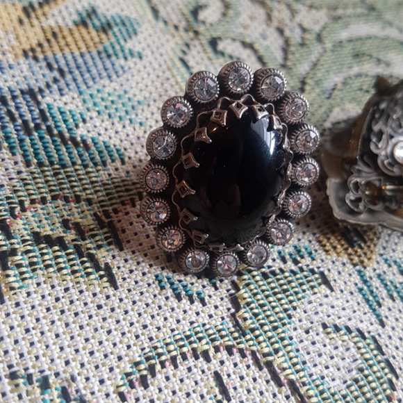 Two large costume - Picture 5 of 8